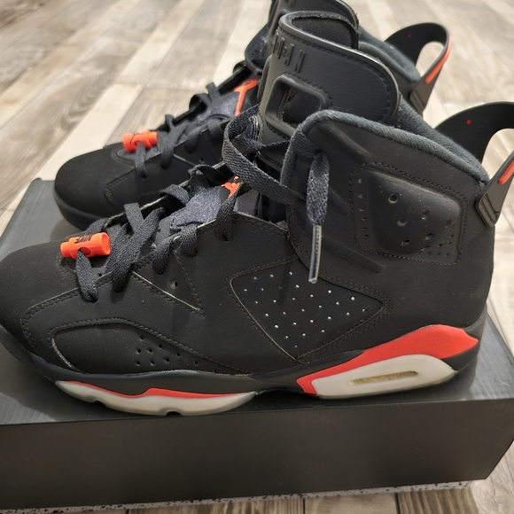Air Jordan 6 Retro Black Infared - Picture 2 of 8